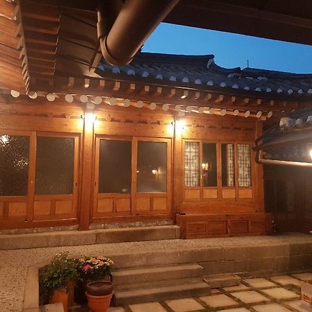 Bukchon Hyosunjae Guesthouse سيول المظهر الخارجي الصورة