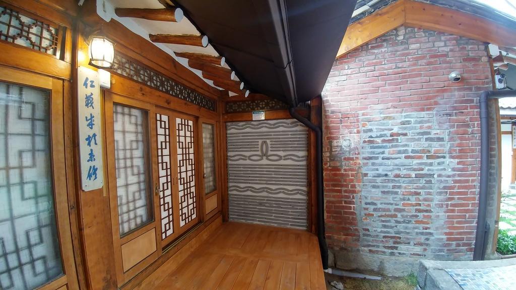 Bukchon Hyosunjae Guesthouse سيول المظهر الخارجي الصورة