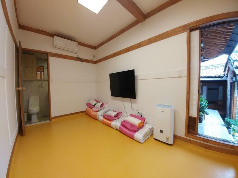 Bukchon Hyosunjae Guesthouse سيول المظهر الخارجي الصورة