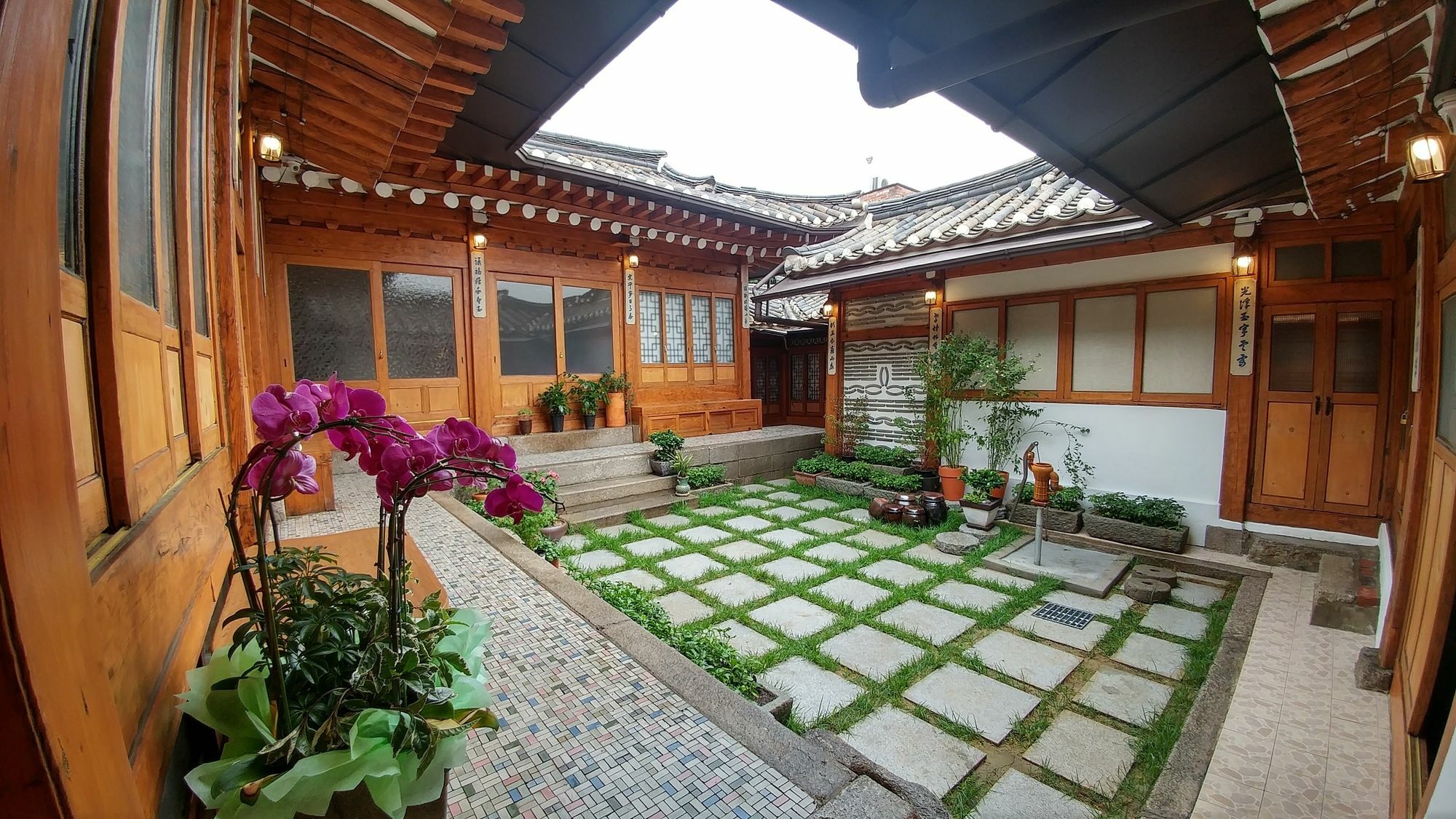 Bukchon Hyosunjae Guesthouse سيول المظهر الخارجي الصورة