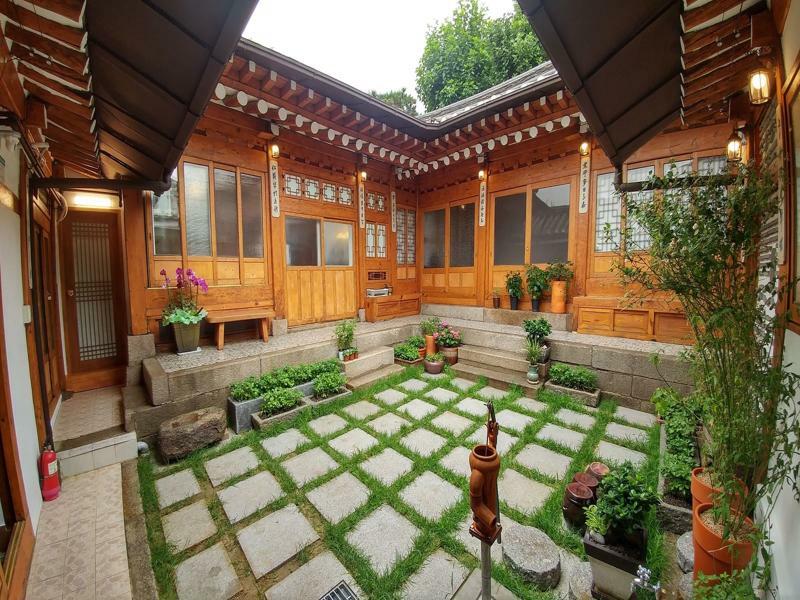 Bukchon Hyosunjae Guesthouse سيول المظهر الخارجي الصورة